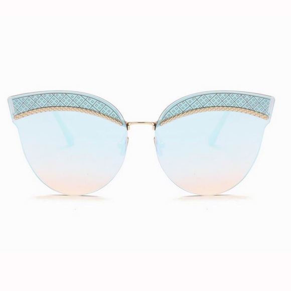 Retro Cateye Eyebrow Sunglasses - Picture 3 of 3